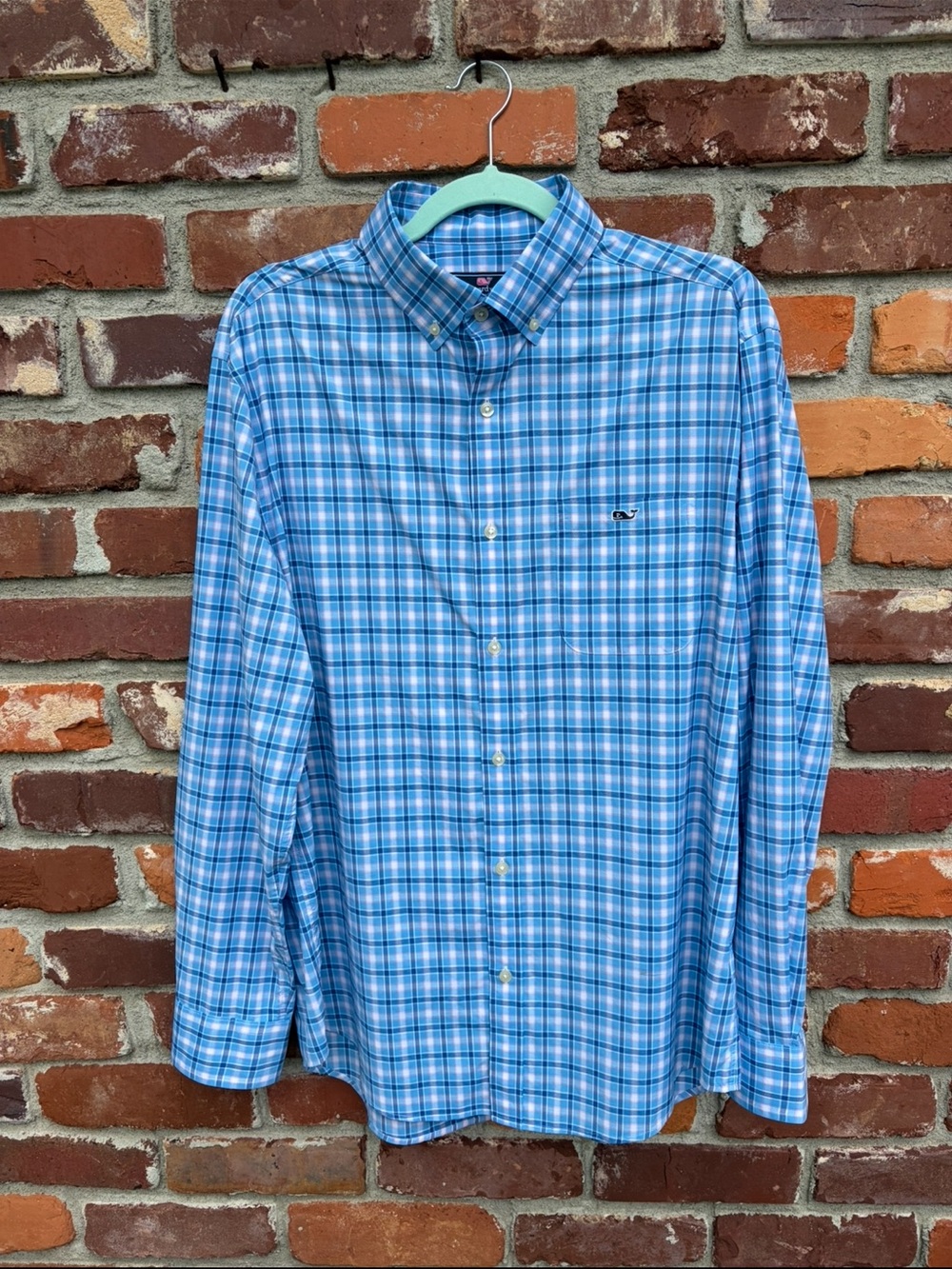 EUC Vineyard Vines Button-Down Shirt